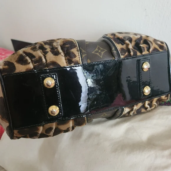 Limited edition Leopard Adele Louis Vuitton handbag.Strap included and D… - Picture 5 of 17
